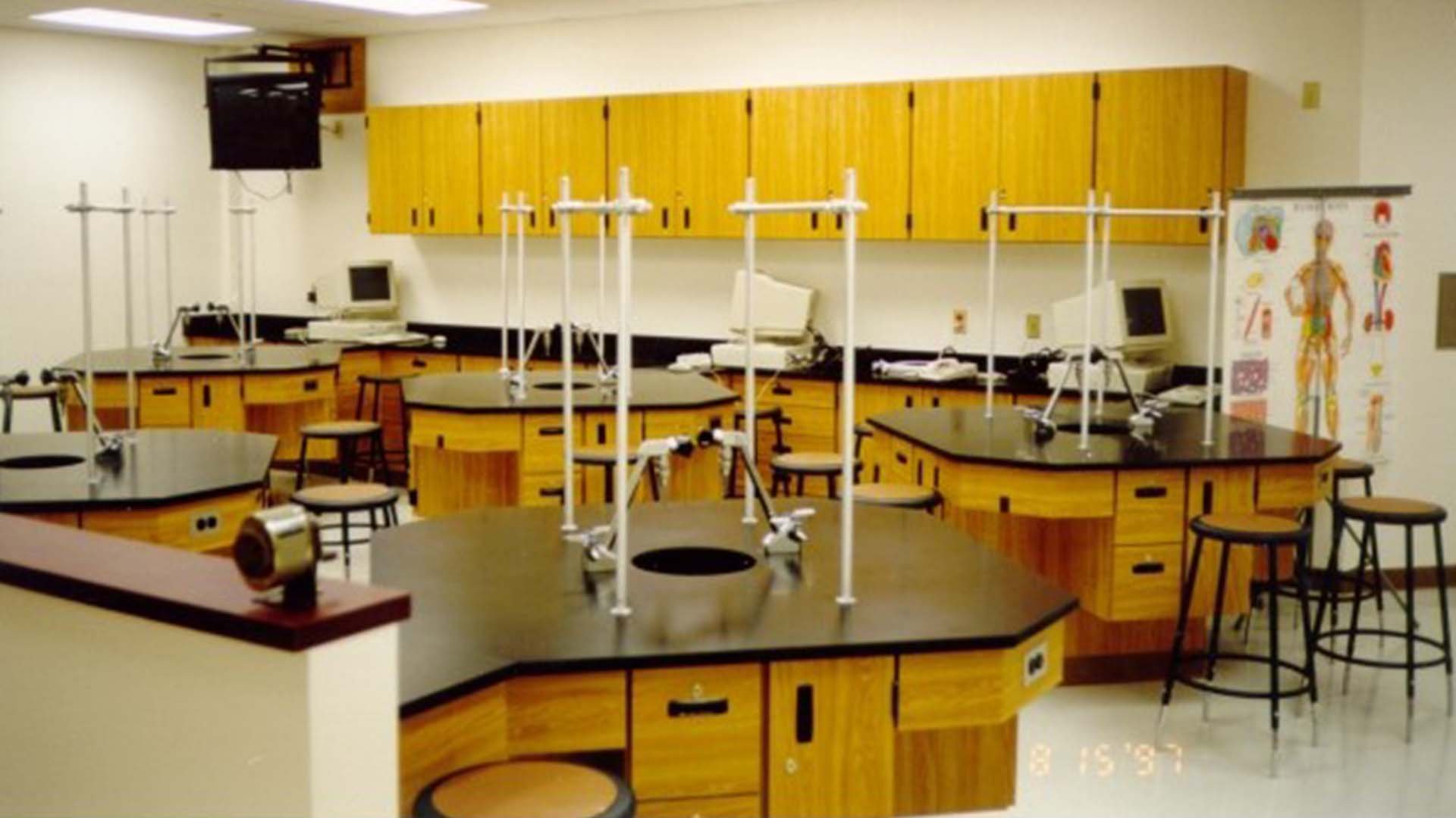 Gallery-Education-_0003s_0001_Science Rm